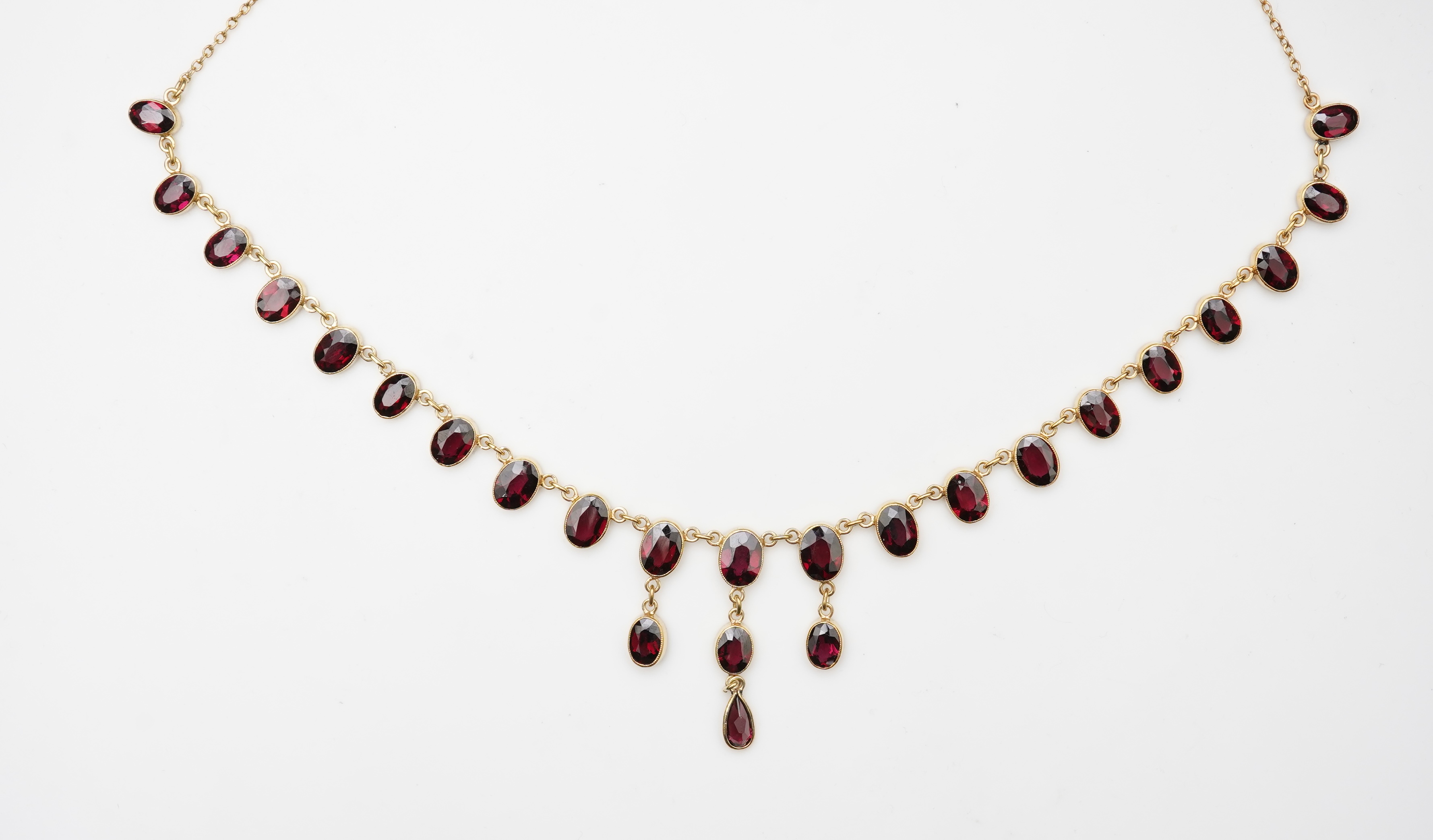 A garnet necklace